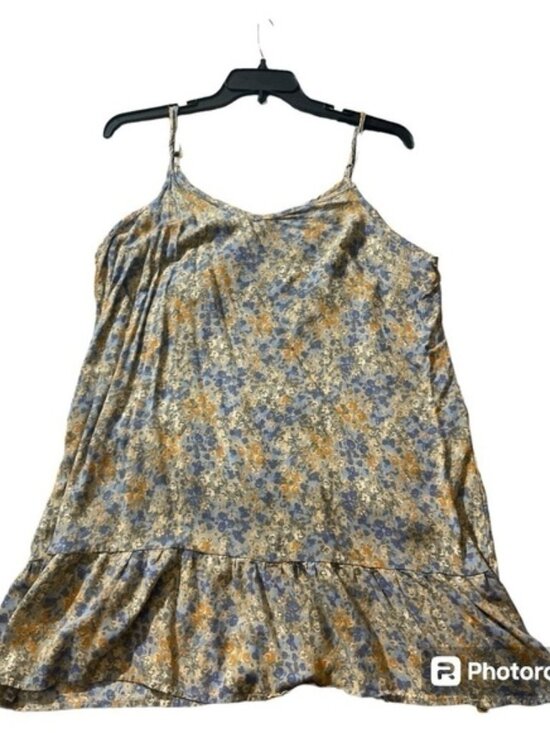 Dresses & Skirts - Wallflower casual sundress